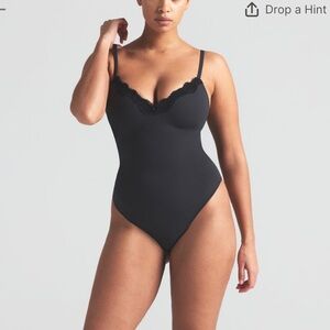 SKIMS FITS EVERYBODY LACE PUSH-UP BODYSUIT / size small